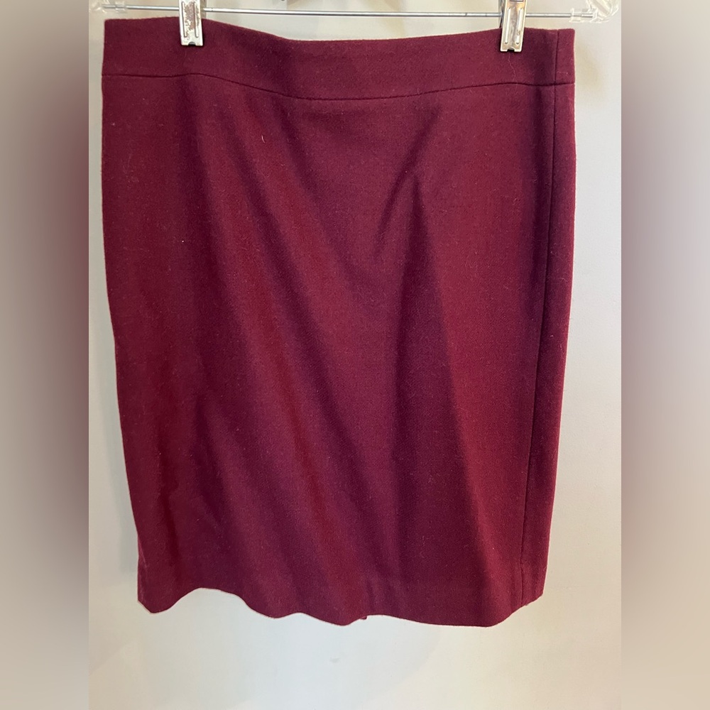 J Crew Factory The Pencil Skirt - Burgundy - Wool blend - size 4 - used